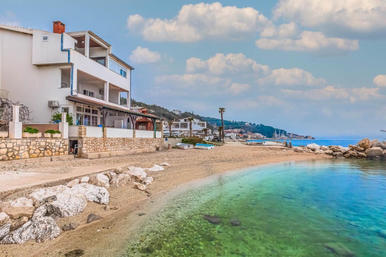 Beachfront Apartment Jesenice  Exteriör bild